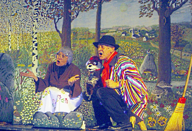 Fantasio et Ernestine chante avec Barbotte &copy; Cie Crescendo Bretagne